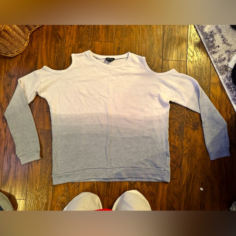 Shoulder-less ombré sweater